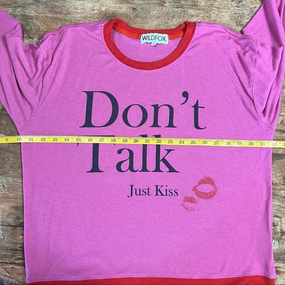 Wildfox Oversized Bubblegum Pink Pullover Sz S Lips Kiss Y2K 00s Baggy Lipstick - Picture 5 of 7